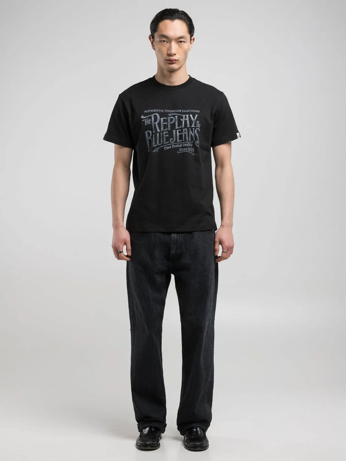 BLACK REGULAR FIT T-SHIRT WITH ARCHIVAL PRINT