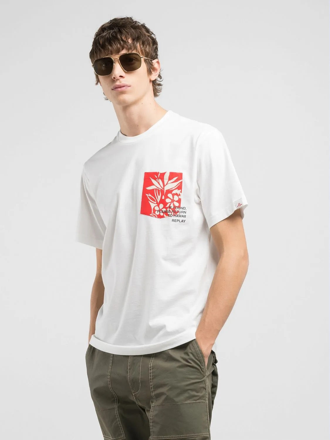 WHITE T-SHIRT WITH PRINTED BREAST POCKET