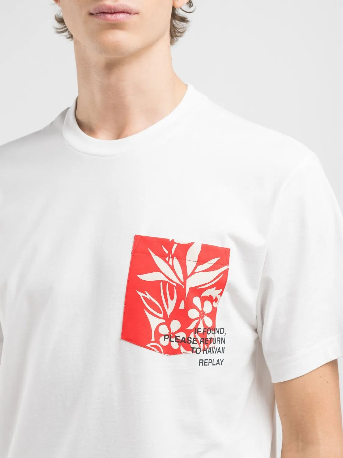 WHITE T-SHIRT WITH PRINTED BREAST POCKET