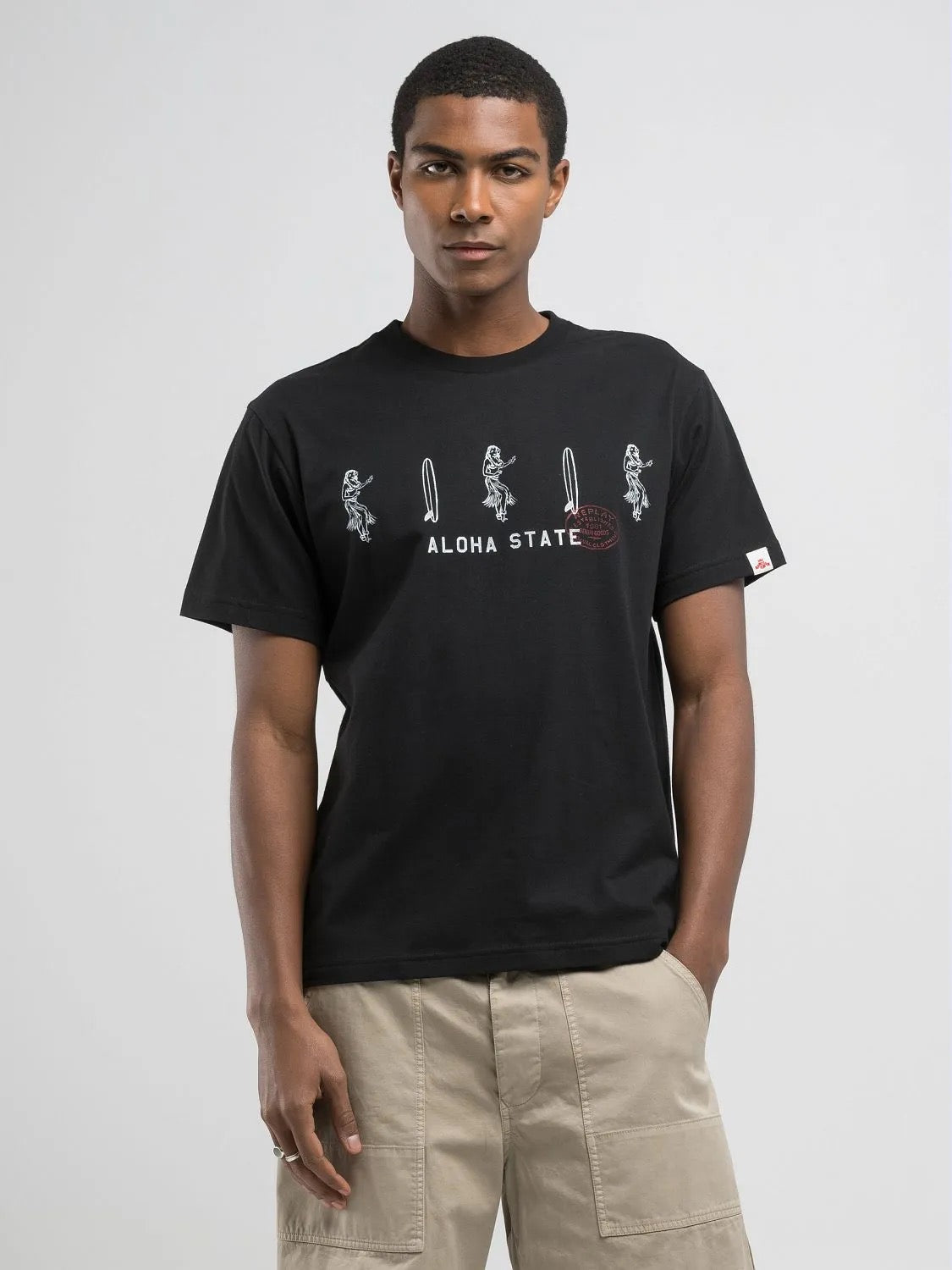 BLACK T-SHIRT WITH ALOHA STATE PRINT