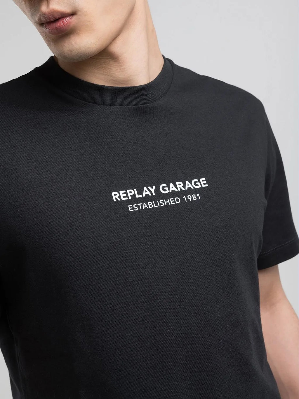 BLACK RELAXED-FIT T-SHIRT WITH PRINT