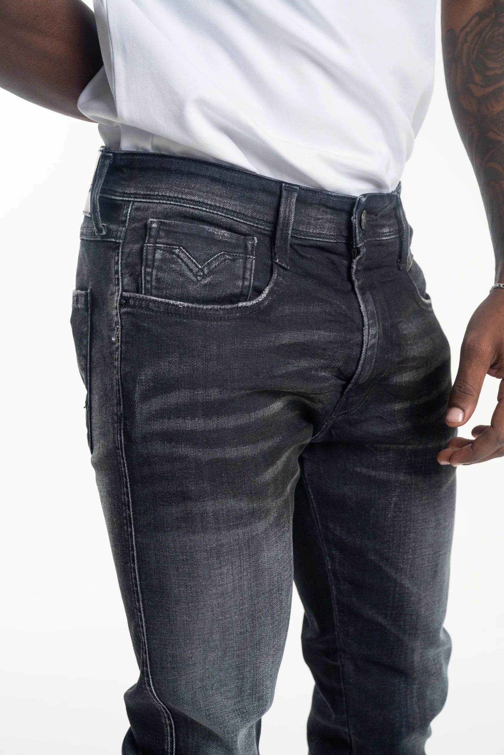 BLACK DELAVE 10.5 OZ BLACK STRETCH DENIM COATED BLUE SUPER SLIM BRONNY JEANS