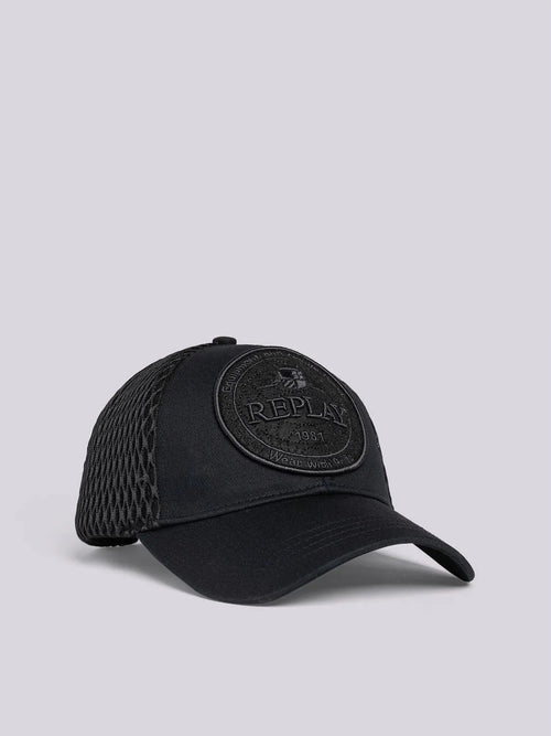 BLACK CAP WITH MAXI PATCH